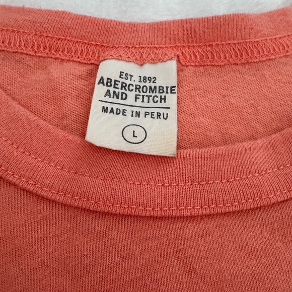 Abercrombie and Fitch T-shirt - Picture 2 of 4